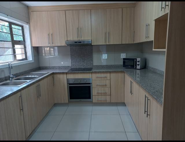 3 BEDROOM DUPLEX RENTED IN EASTBURY